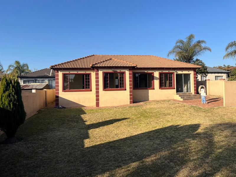 3 Bedroom Property for Sale in Thatchfield Gauteng