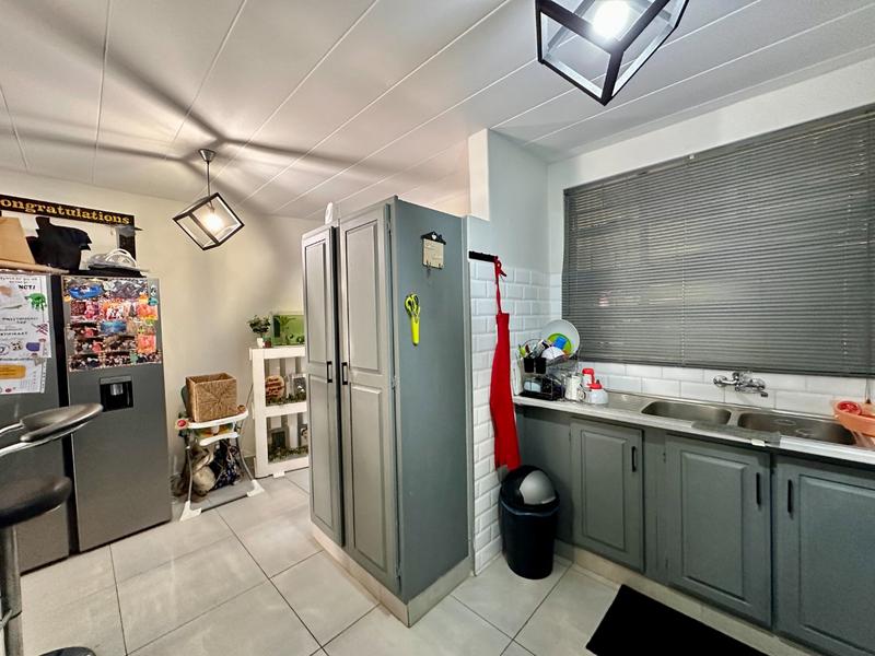 2 Bedroom Property for Sale in Dorandia Gauteng