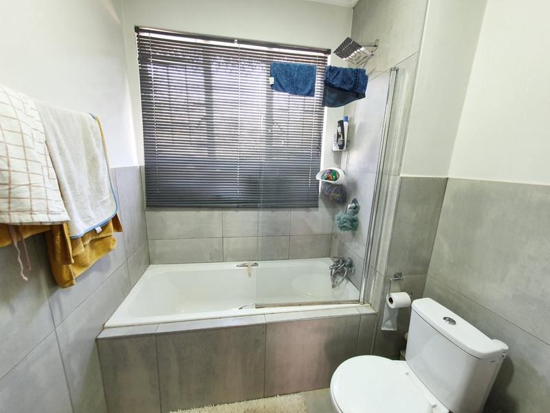 2 Bedroom Property for Sale in Dorandia Gauteng