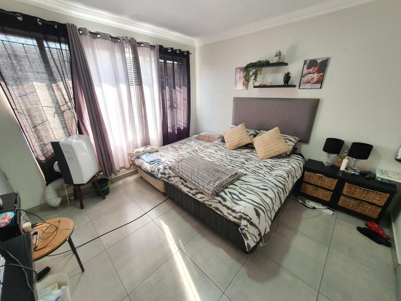 2 Bedroom Property for Sale in Dorandia Gauteng
