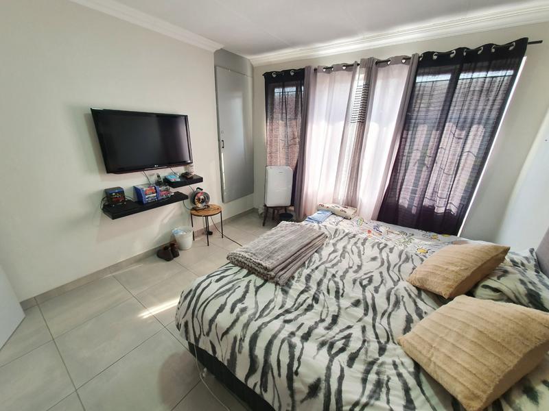 2 Bedroom Property for Sale in Dorandia Gauteng