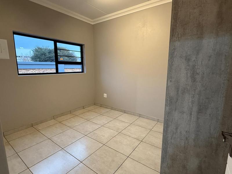 2 Bedroom Property for Sale in Kenmare Gauteng
