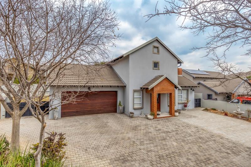 5 Bedroom Property for Sale in Country View Estate Gauteng