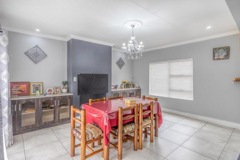 5 Bedroom Property for Sale in Country View Estate Gauteng