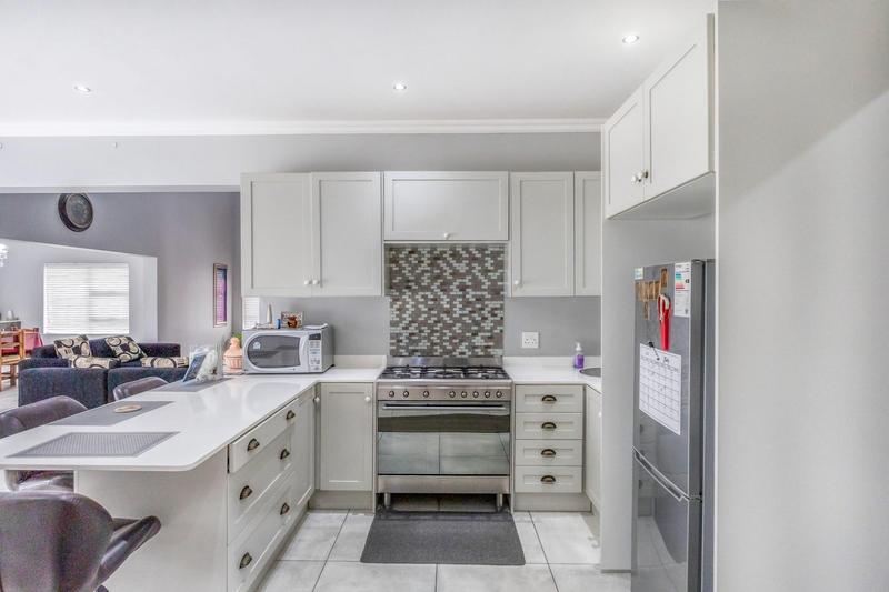 5 Bedroom Property for Sale in Country View Estate Gauteng