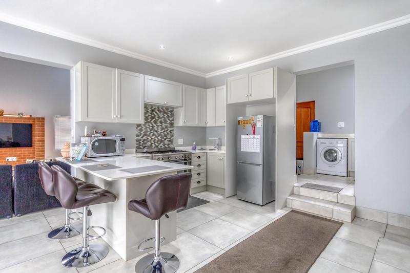 5 Bedroom Property for Sale in Country View Estate Gauteng