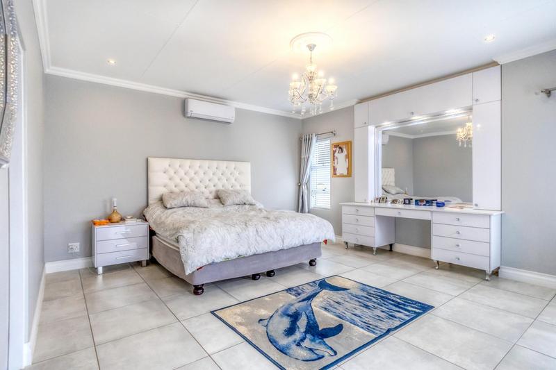 5 Bedroom Property for Sale in Country View Estate Gauteng