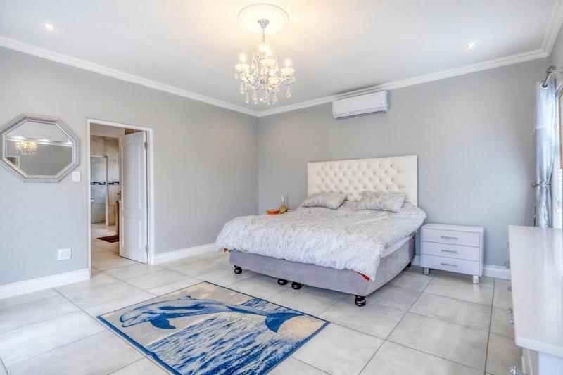5 Bedroom Property for Sale in Country View Estate Gauteng