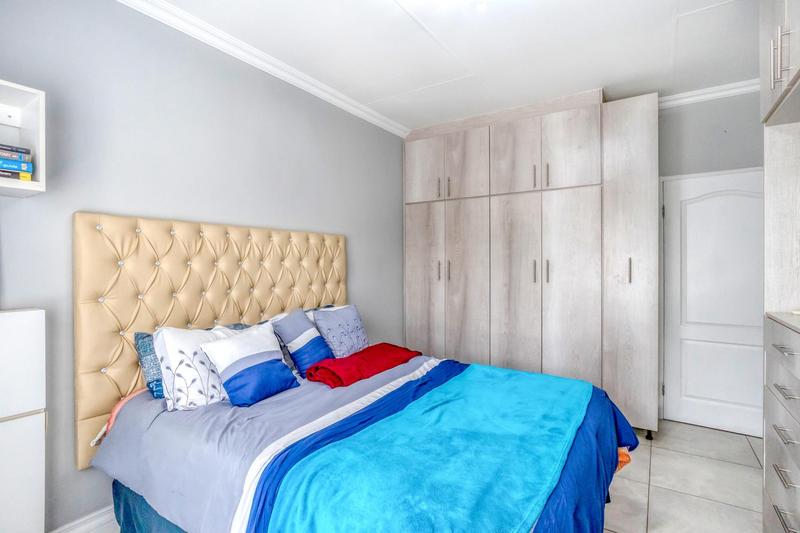 5 Bedroom Property for Sale in Country View Estate Gauteng