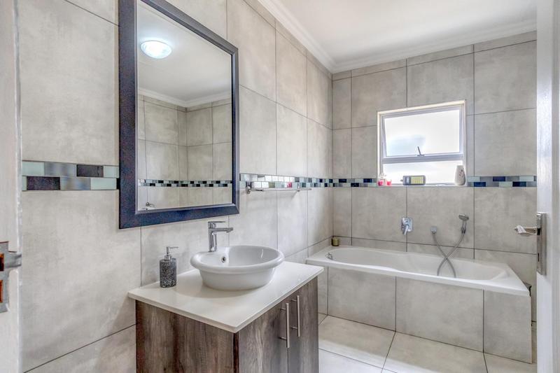 5 Bedroom Property for Sale in Country View Estate Gauteng