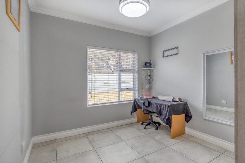 5 Bedroom Property for Sale in Country View Estate Gauteng