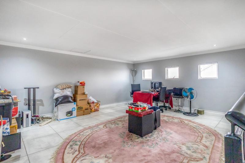 5 Bedroom Property for Sale in Country View Estate Gauteng