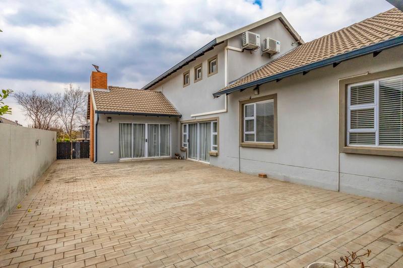 5 Bedroom Property for Sale in Country View Estate Gauteng