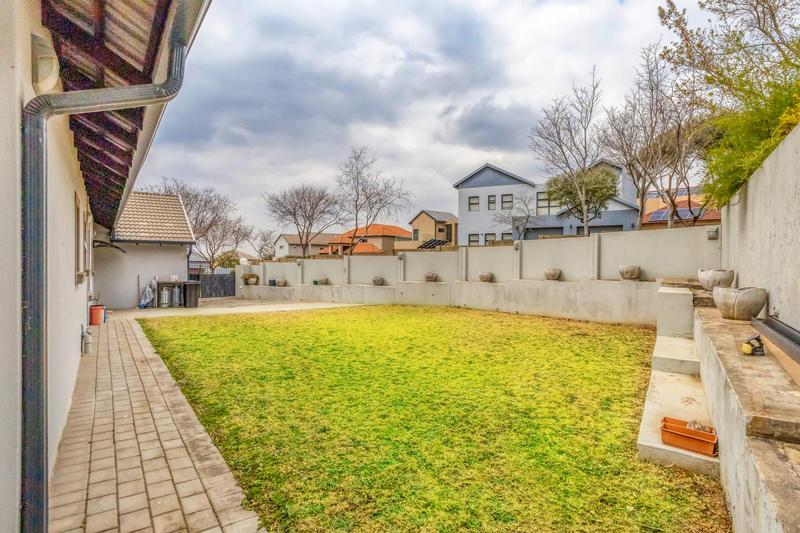 5 Bedroom Property for Sale in Country View Estate Gauteng
