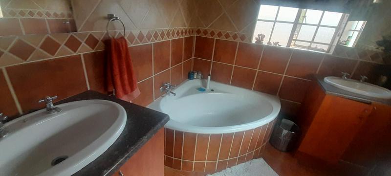 To Let 3 Bedroom Property for Rent in Highveld Gauteng