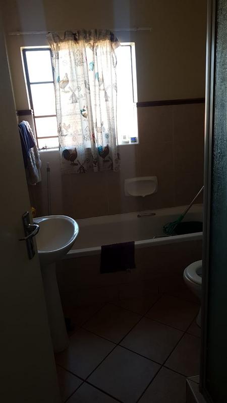 To Let 2 Bedroom Property for Rent in Mooikloof Ridge Gauteng