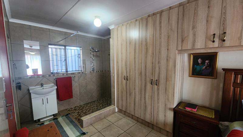 2 Bedroom Property for Sale in Doornpoort Gauteng
