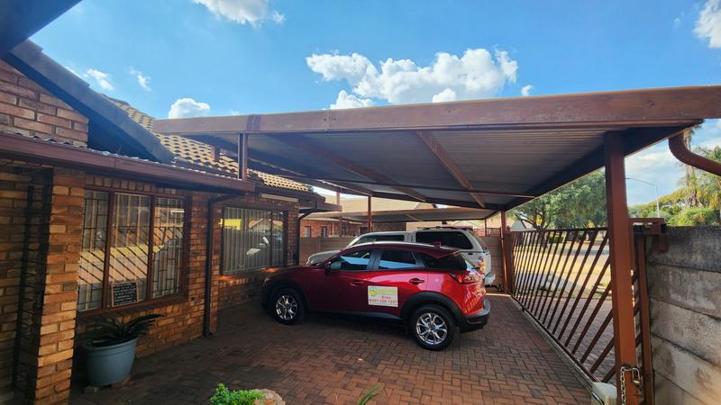 2 Bedroom Property for Sale in Doornpoort Gauteng