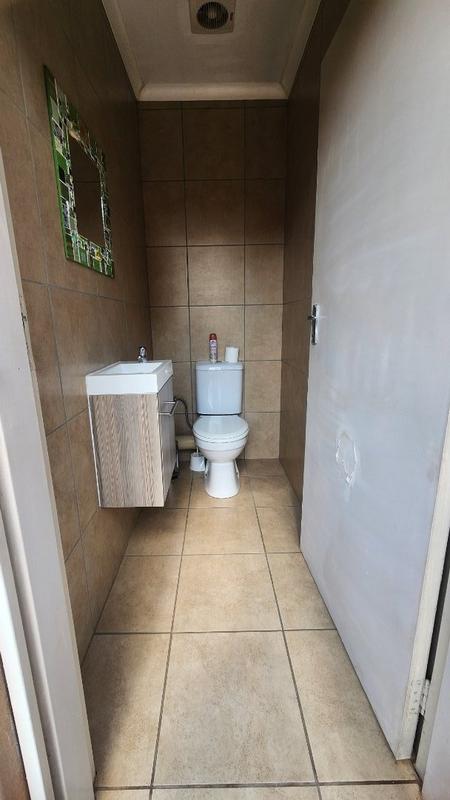 2 Bedroom Property for Sale in Doornpoort Gauteng