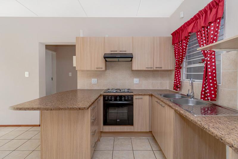 2 Bedroom Property for Sale in Noordheuwel Gauteng