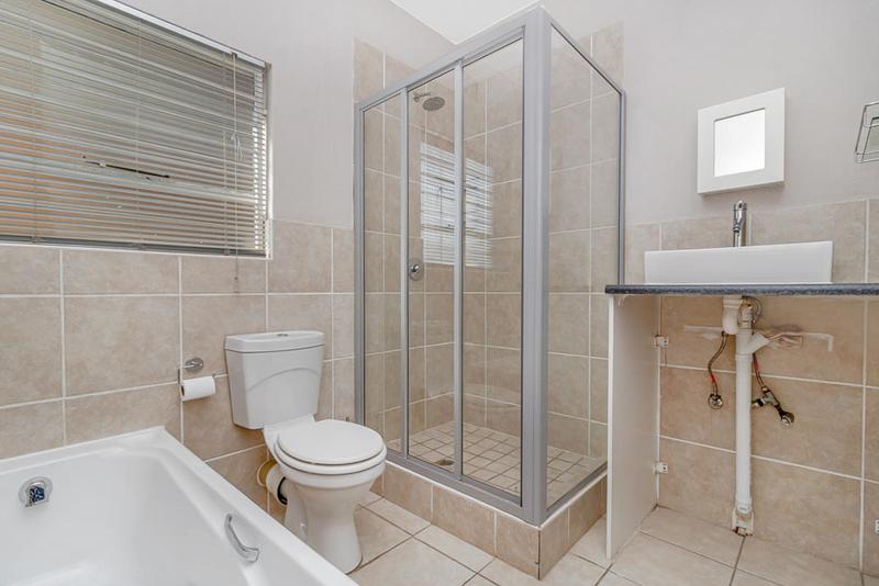 2 Bedroom Property for Sale in Noordheuwel Gauteng