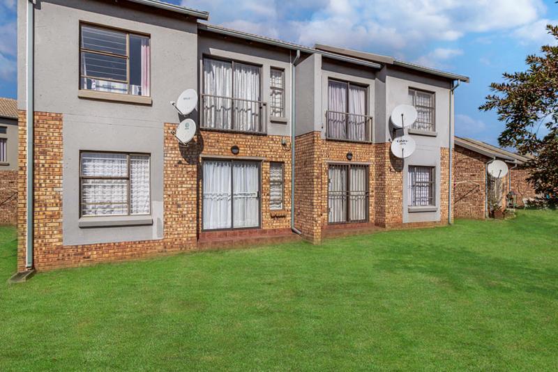 2 Bedroom Property for Sale in Noordheuwel Gauteng
