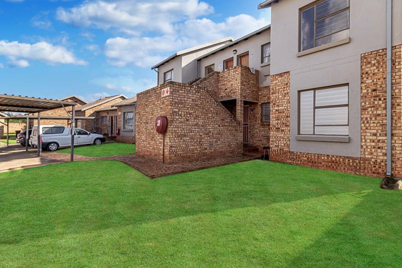 2 Bedroom Property for Sale in Noordheuwel Gauteng
