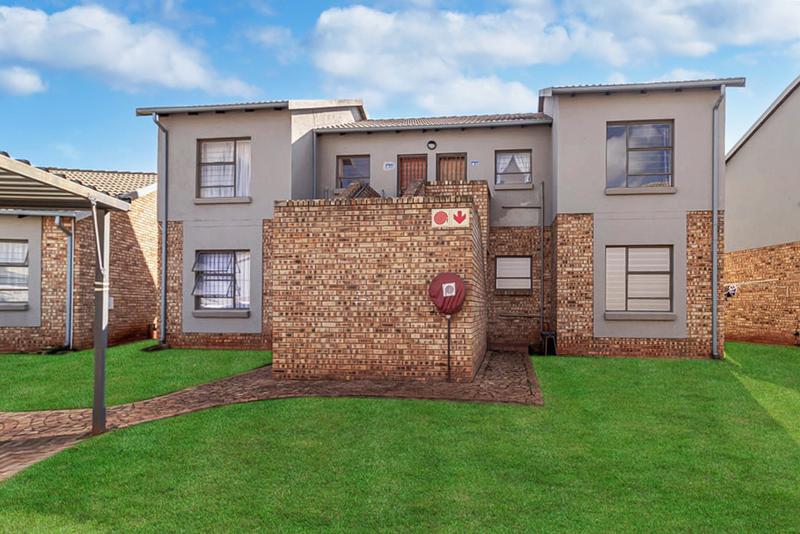 2 Bedroom Property for Sale in Noordheuwel Gauteng