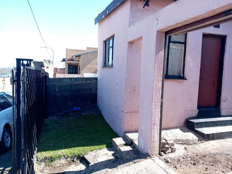 1 Bedroom Property for Sale in Diepkloof Gauteng