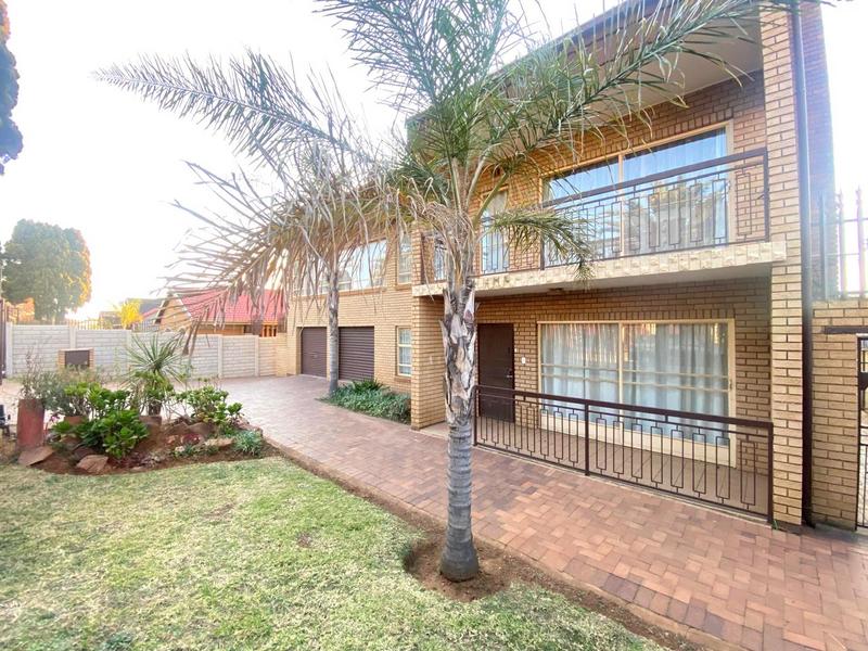 7 Bedroom Property for Sale in Lenasia South Gauteng