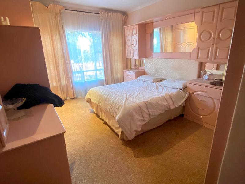 7 Bedroom Property for Sale in Lenasia South Gauteng