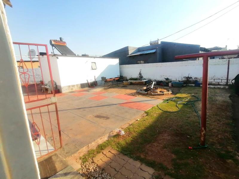 1 Bedroom Property for Sale in Siluma View Gauteng