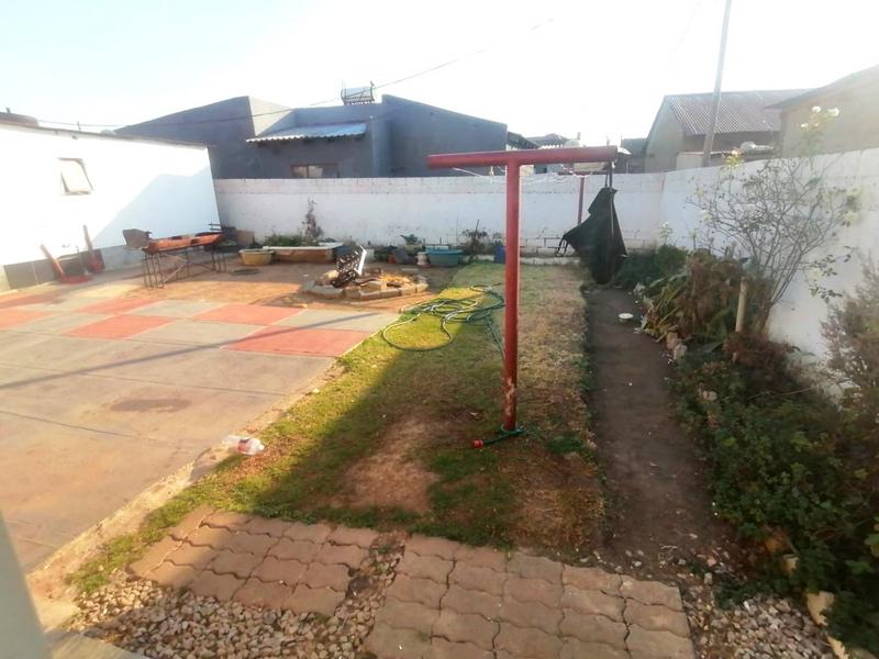 1 Bedroom Property for Sale in Siluma View Gauteng