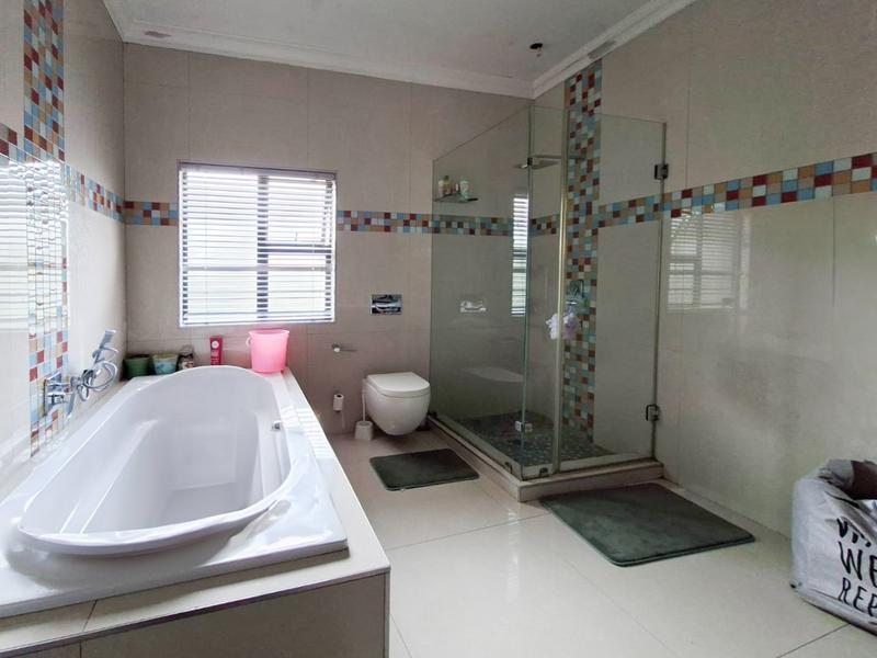 6 Bedroom Property for Sale in Midstream Estate Gauteng