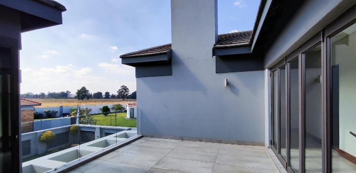 5 Bedroom Property for Sale in Helderwyk Gauteng