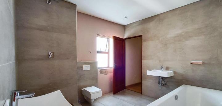 5 Bedroom Property for Sale in Helderwyk Gauteng
