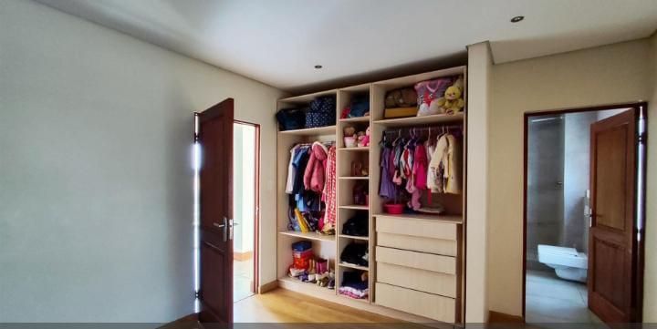 5 Bedroom Property for Sale in Helderwyk Gauteng