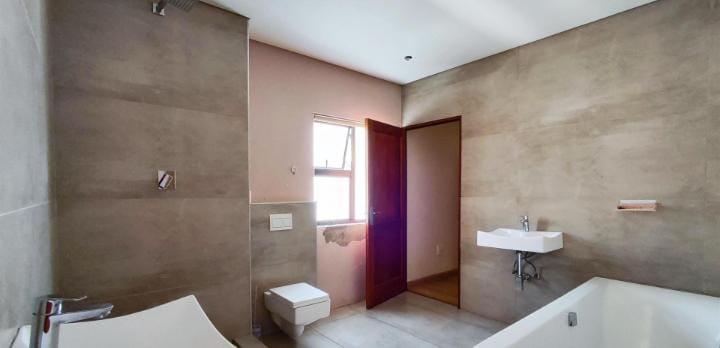 5 Bedroom Property for Sale in Helderwyk Gauteng