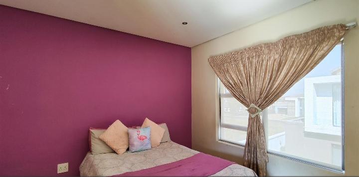 5 Bedroom Property for Sale in Helderwyk Gauteng