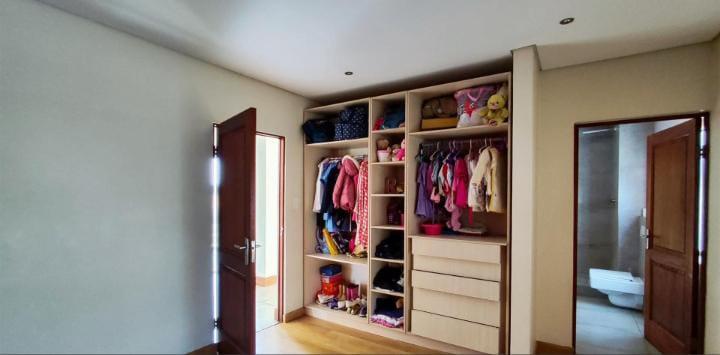 5 Bedroom Property for Sale in Helderwyk Gauteng