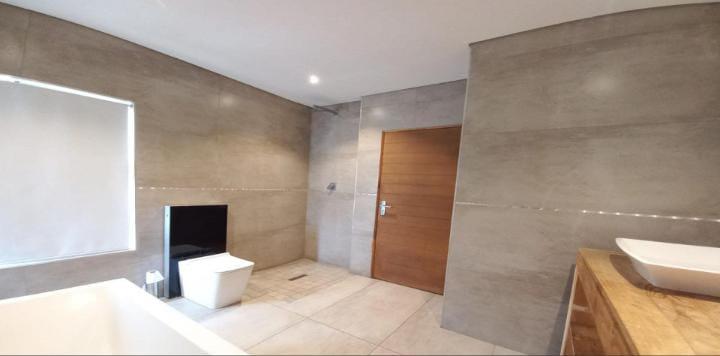 5 Bedroom Property for Sale in Helderwyk Gauteng