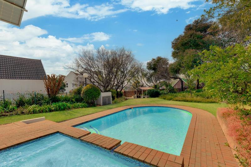 3 Bedroom Property for Sale in Fourways Gardens Gauteng