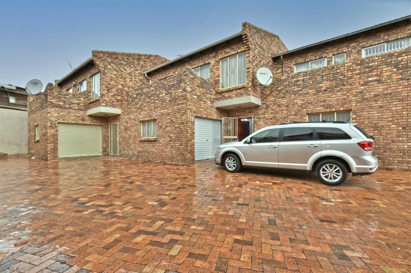 3 Bedroom Property for Sale in La Rochelle Gauteng