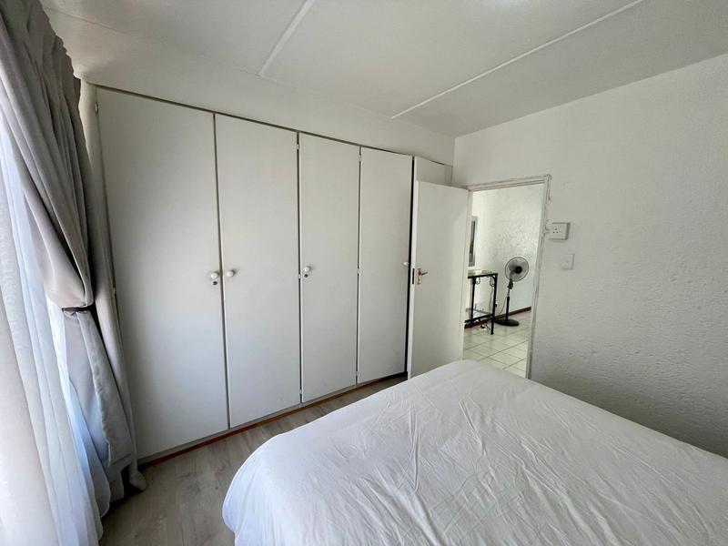 To Let 1 Bedroom Property for Rent in Sandown Gauteng