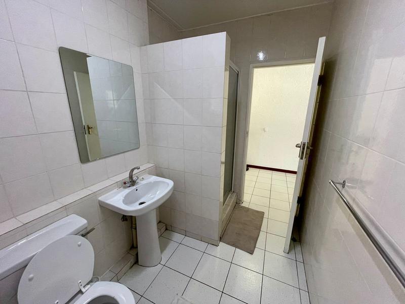 To Let 1 Bedroom Property for Rent in Sandown Gauteng