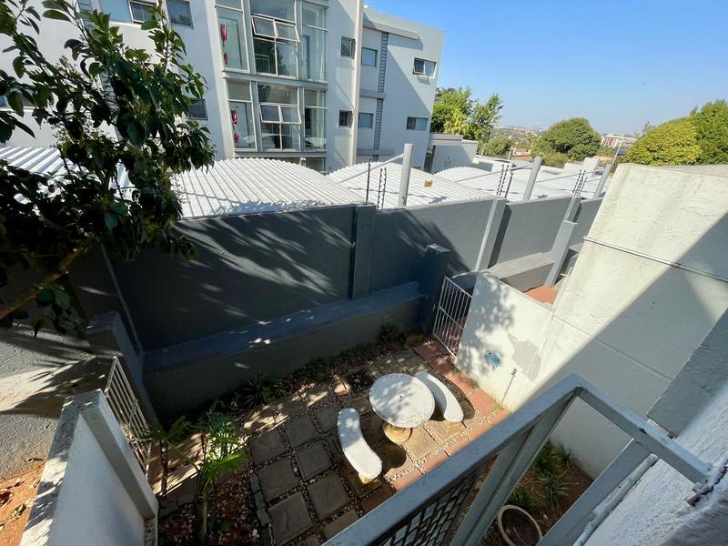 To Let 1 Bedroom Property for Rent in Sandown Gauteng