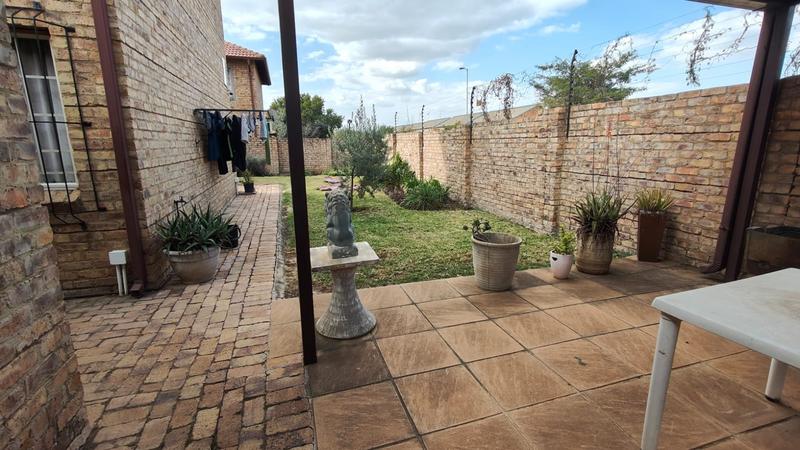 2 Bedroom Property for Sale in Annlin Gauteng