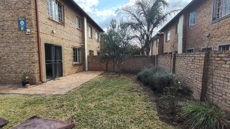 2 Bedroom Property for Sale in Annlin Gauteng