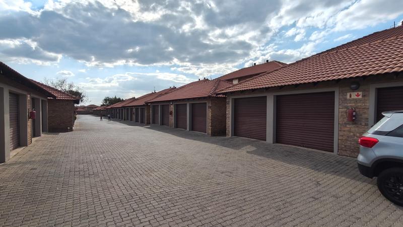 2 Bedroom Property for Sale in Annlin Gauteng