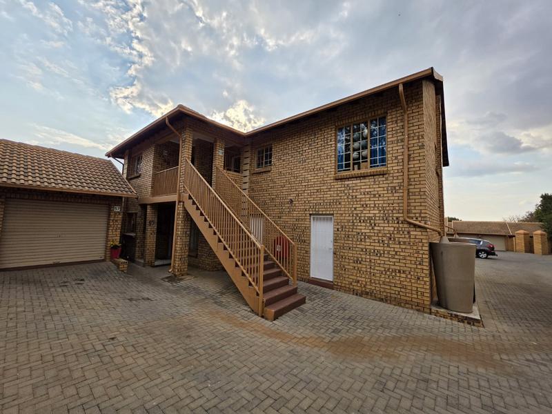 2 Bedroom Property for Sale in Magalieskruin Gauteng